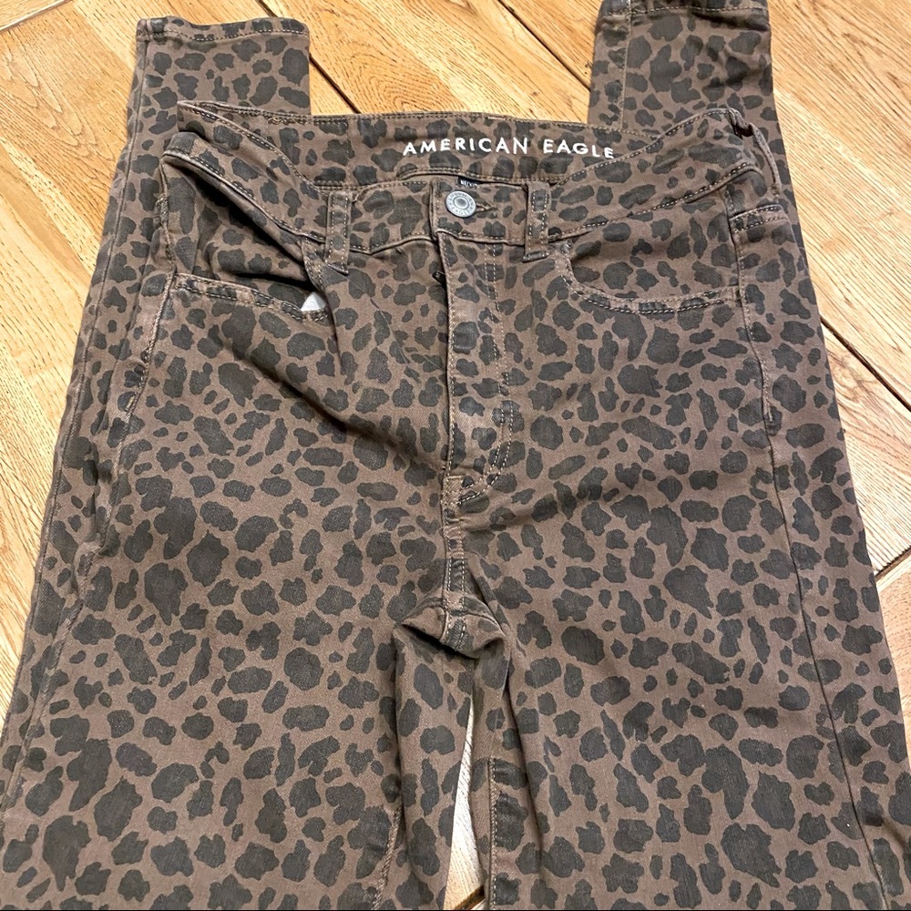American Eagle Stretch-Size 2  high rise